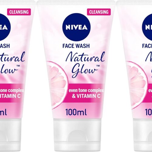 "غسول نيفيا للوجه بفيتامين C وE، توهج طبيعي وتوحيد لون البشرة، تنظيف عميق ونعومة فائقة، عبوة 3×100 مل"